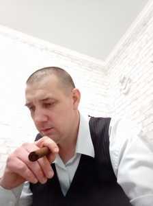 Максим