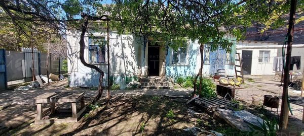 Продаётся земельный участок с домом в г. Анапа