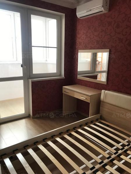 Продается 2-х комная квартира в районе ТЦ "Красная площадь"