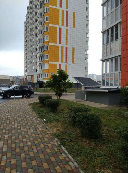 Продается квартира-студия в цокольном этаже в микрорайоне Горгиппия