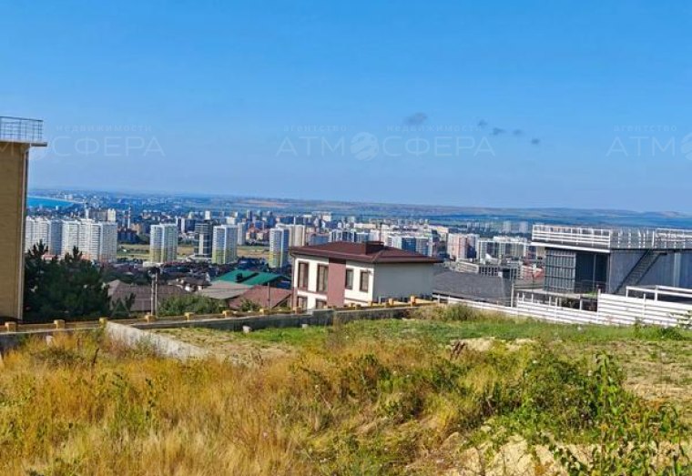 Продается земельный участок около моря.